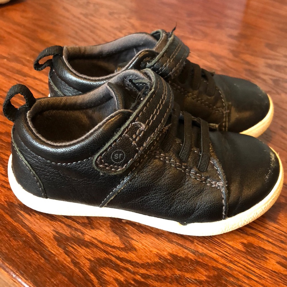 Boys black striped rite sz 6